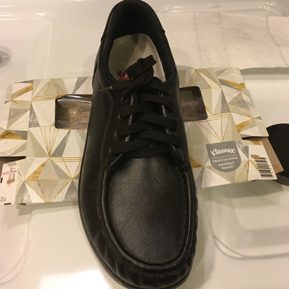 SAS womens shoes in black, size 9W
